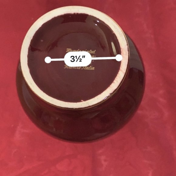 Hand-painted Perugina w/Griffin Vase - Picture 9 of 10